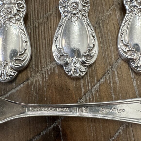 1847 Rogers Bros Heritage Dinner Forks Set of 4 Silverplate Flatware IS 1953 - Picture 9 of 10